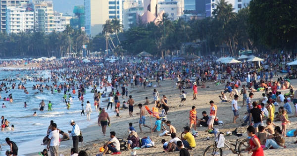 Du lịch biển bội thu dịp lễ nhờ nắng nóng
