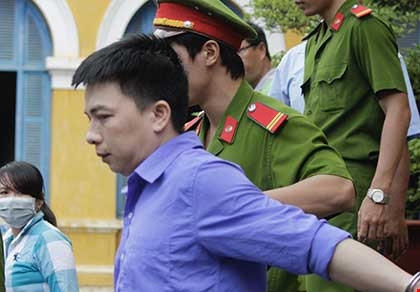 Án mạng từ chuyện viết kiểm điểm Án mạng từ chuyện viết kiểm điểm