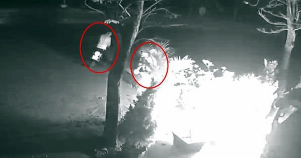 Công an truy tìm kẻ bịt mặt ném "bom xăng" đốt ô tô ở Hà Nội