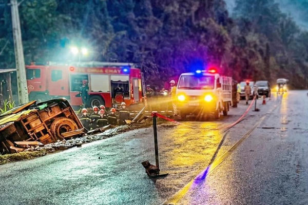 Tai nạn giao thông ở Sơn La khiến 4 người thương vong Tai nạn giao thông ở Sơn La khiến 4 người thương vong