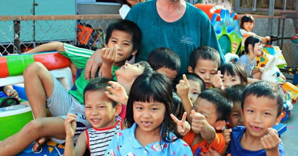 Người tặng cơ ngơi 100 tỷ cho trẻ em nghèo không hề luyến tiếc