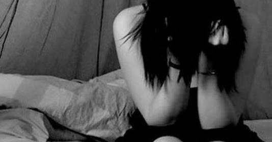 Sau khi thỏa mãn thú tính, "yêu râu xanh" bỏ mặc người phụ nữ ngoại quốc giữa cánh đồng