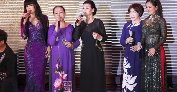 Nhật Hạ truyền cảm, dịu dàng trong đêm nhạc Khánh Ly - Vòng tay nhân ái