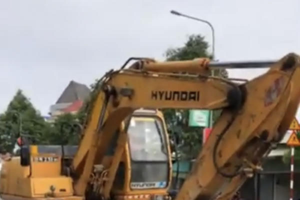 Bình Dương: Mạo danh chính quyền địa phương để đào đất của cụ bà nằm liệt giường? Bình Dương: Mạo danh chính quyền địa phương để đào đất của cụ bà nằm liệt giường?