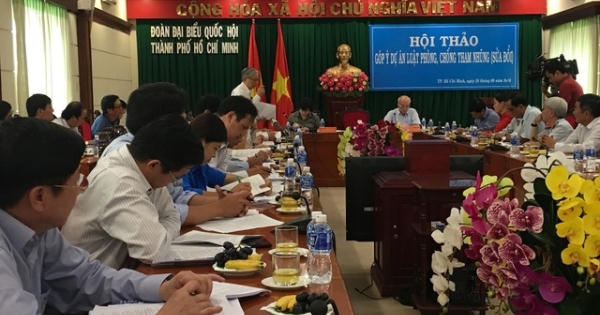 "Lương không đủ sống sao ai cũng đua vào công chức?"