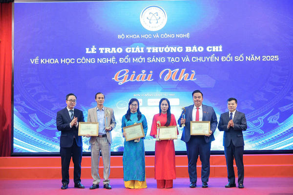 Báo Pháp luật Việt Nam nhận Giải Nhì Giải thưởng Báo chí về khoa học công nghệ, đổi mới sáng tạo và chuyển đổi số năm 2025 Báo Pháp luật Việt Nam nhận Giải Nhì Giải thưởng Báo chí về khoa học công nghệ, đổi mới sáng tạo và chuyển đổi số năm 2025