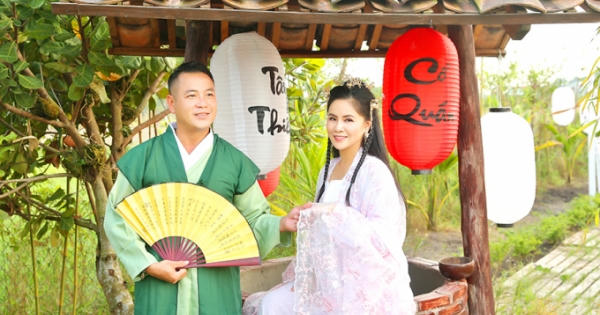 Em trai Quyền Linh chụp ảnh cổ trang kỷ niệm 8 năm ngày cưới