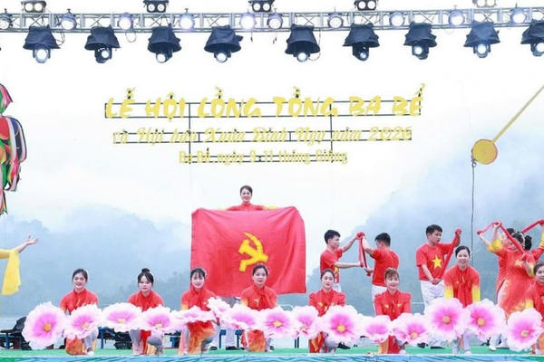 Đặc sắc lễ hội Lồng tồng Ba Bể