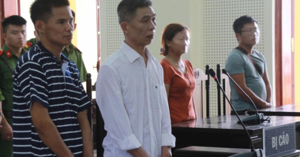 Rủ nhau góp tiền mua 1 kg ma túy đá, cả hai cùng lĩnh 18 năm tù