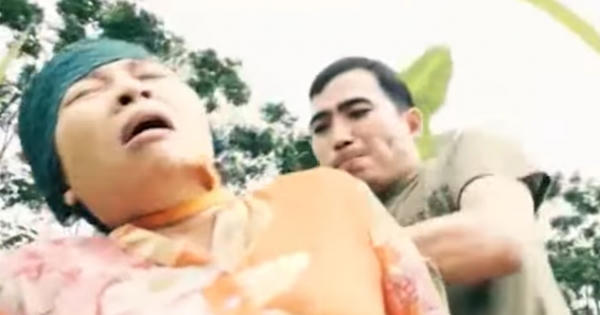 Xác phụ nữ bị tụt quần và tên cướp “thiếu thốn tình cảm”