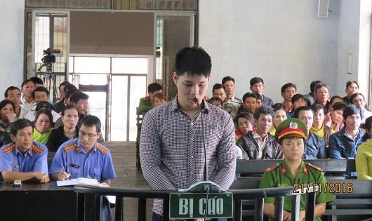 Sát hại hàng xóm vì bị mắng phóng uế bừa bãi