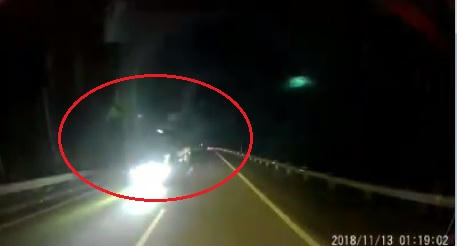 Clip "hoảng hồn" với pha đi ngược chiều của xe tải trên đường cao tốc Hà Nội - Lào Cai