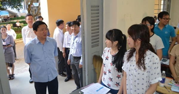 Bí thư Đinh La Thăng: Chú trọng nâng cao thu nhập giảng viên