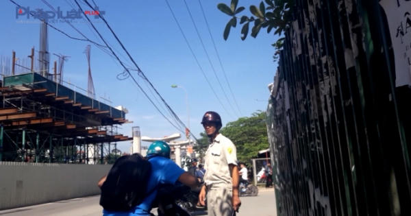 Vụ Đội quy tắc ngang nhiên “vung gậy” dừng xe: Do thiếu công an nên lực lượng này làm thay? Vụ Đội quy tắc ngang nhiên “vung gậy” dừng xe: Do thiếu công an nên lực lượng này làm thay?