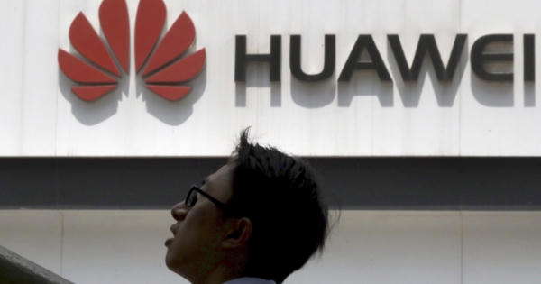 Nhiều tập đoàn công nghệ lớn của Mỹ ngừng hợp tác với Huawei