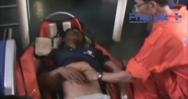 Đà Nẵng: Cứu ngư dân hôn mê trên biển Hoàng Sa Đà Nẵng: Cứu ngư dân hôn mê trên biển Hoàng Sa
