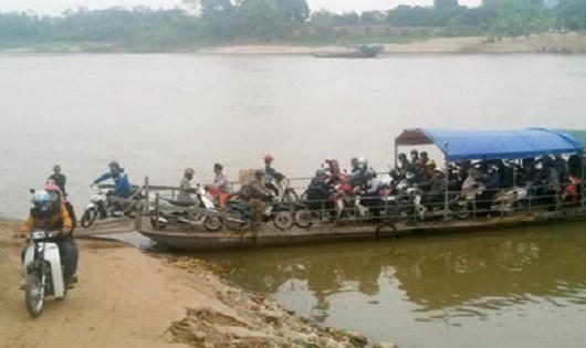 Nguy hiểm rình rập từ những bến đò “chui” ở Hà Nội