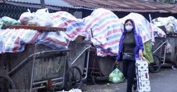 Người dân Nam Sơn tháo "gác chắn", xử lý rác ở Thủ đô đã thông tuyến Người dân Nam Sơn tháo "gác chắn", xử lý rác ở Thủ đô đã thông tuyến