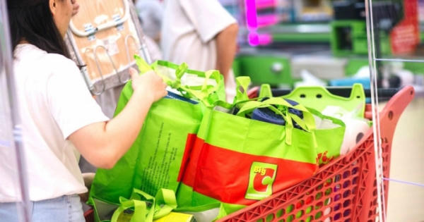 Phong trào nói không với túi ni-lông tại Hà Nội