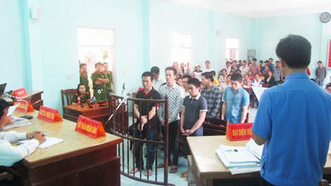 Long "rồng đỏ": Trốn trại vẫn bình thản vì "nơi nguy hiểm là chốn an toàn nhất" Long "rồng đỏ": Trốn trại vẫn bình thản vì "nơi nguy hiểm là chốn an toàn nhất"