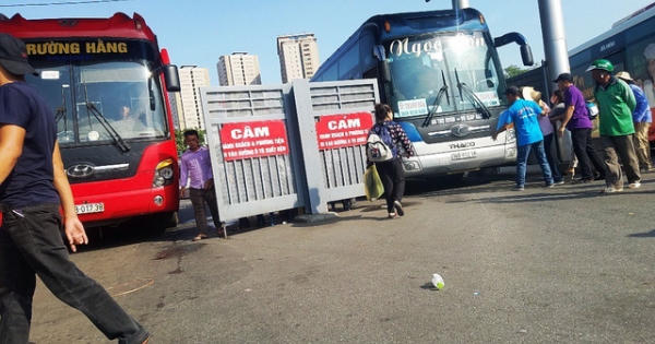 Hà Nội: "Cò" xe khách lộng hành ở bến xe Giáp Bát