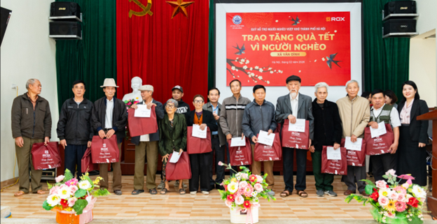 Gói quà Tết nghĩa tình gửi đến những hoàn cảnh khó khăn Gói quà Tết nghĩa tình gửi đến những hoàn cảnh khó khăn