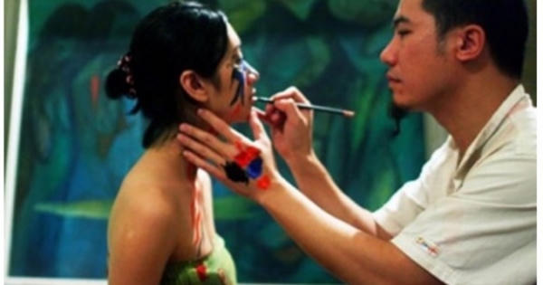 Nghề mẫu nude: Đâu phải ai cũng 'cởi đồ' vì tiền