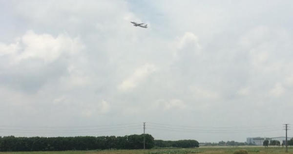 Nhiều máy bay bị chiếu laser trong lúc cất hạ cánh: Ẩn họa an toàn hàng không