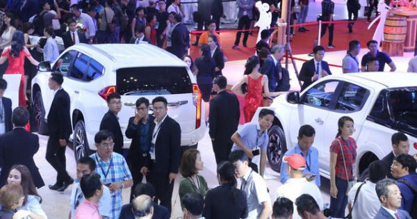 Bùng nổ mùa xe cuối năm, hơn 21.000 xe con "lăn bánh" tháng 10 Bùng nổ mùa xe cuối năm, hơn 21.000 xe con "lăn bánh" tháng 10