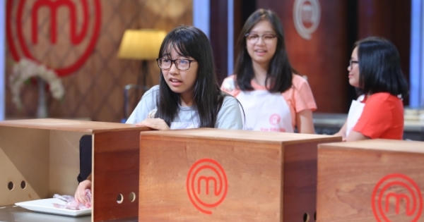 Vua đầu bếp nhí: Bảo Anh hét toáng lên khi chạm phải nguyên liệu đáng sợ