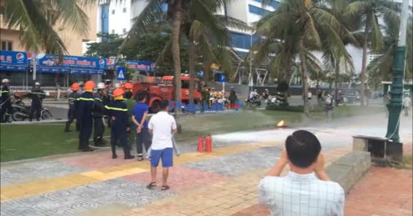 Đà Nẵng: Khói lửa bốc lên từ lòng đất, người dân hoảng sợ