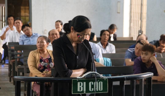 12 tháng tù cho nguyên Phó Chánh án