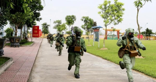 Luyện quân trong nắng khô cháy