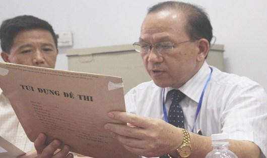 Bàn giao đề thi THPT quốc gia cho địa phương Bàn giao đề thi THPT quốc gia cho địa phương