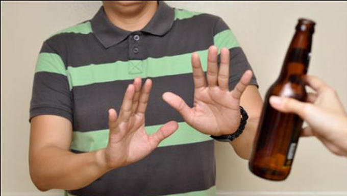 'Phao cứu sinh' cho tài xế trước sự chèo kéo của bạn nhậu 'Phao cứu sinh' cho tài xế trước sự chèo kéo của bạn nhậu