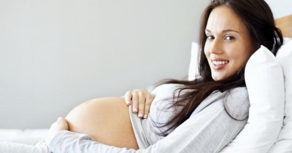 Thai phụ tuổi teen nhiễm Zika kiên quyết giữ con