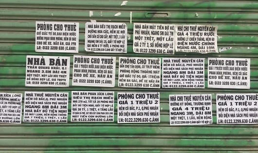 Xử lý “rác” quảng cáo - luật có, vì sao khó? Xử lý “rác” quảng cáo - luật có, vì sao khó?