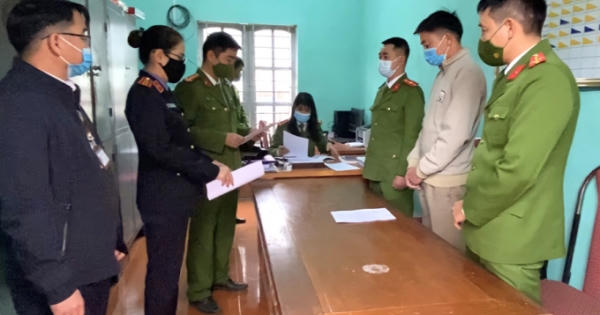 Một cán bộ xã bị bắt vì liên quan đến phá rừng