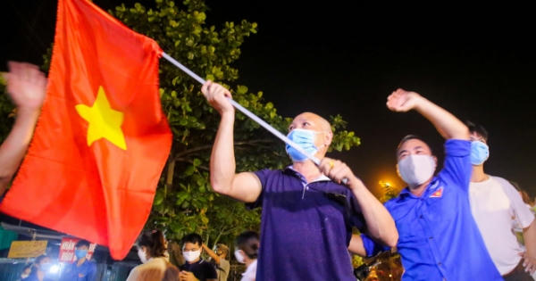 [Clip]: Người dân Hạ Lôi vỡ òa niềm vui trong ngày công bố hết cách ly