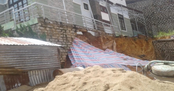 Lâm Đồng: Sạt bờ kè ta luy, 1 công nhân tử nạn