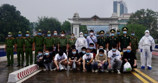 Trao trả 16 người Trung Quốc nhập cảnh trái phép vào Việt Nam