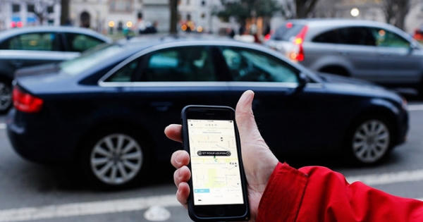 Uber lần đầu báo lãi sau nhiều năm thua lỗ Uber lần đầu báo lãi sau nhiều năm thua lỗ