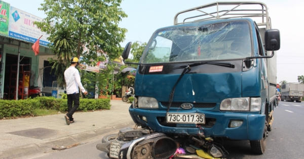Thừa Thiên Huế: Xe tải “leo” lên vỉa hè, tông một người nguy kịch
