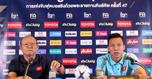 HLV Park Hang Seo: Gặp Thái Lan, Việt Nam sẽ đá với tinh thần nhà vô địch AFF Cup HLV Park Hang Seo: Gặp Thái Lan, Việt Nam sẽ đá với tinh thần nhà vô địch AFF Cup