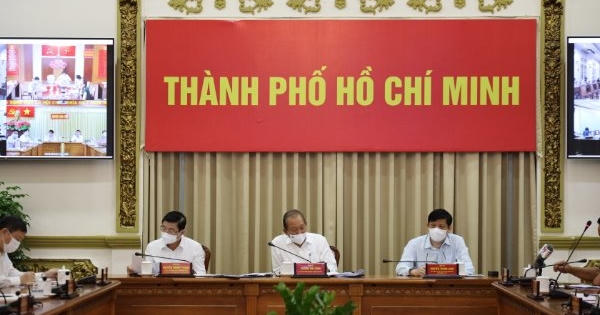 Bộ trưởng Bộ Y tế: Dịch liên quan điểm truyền giáo Phục Hưng nguy hiểm và khó kiểm soát nhất Bộ trưởng Bộ Y tế: Dịch liên quan điểm truyền giáo Phục Hưng nguy hiểm và khó kiểm soát nhất