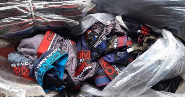 "Giật mình" với công nghệ sản xuất đồ lót giả thương hiệu nước ngoài