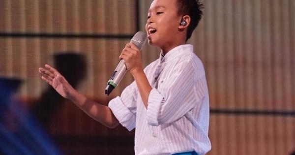 Vietnam Idol Kid 2016: Cậu bé hát đám cưới lần đầu tiên mang giày hát trên sân khấu lớn