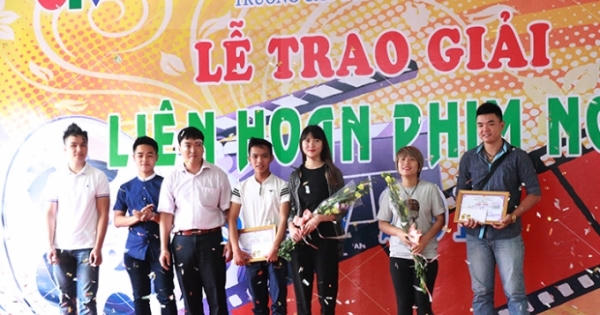 Trường CĐ Truyền hình vinh danh sinh viên xuất sắc Liên hoan phim SCTV Trường CĐ Truyền hình vinh danh sinh viên xuất sắc Liên hoan phim SCTV
