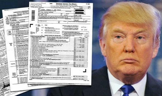 Tỷ phú Trump vướng hồ sơ 'đen', bà Hillary đắc lợi