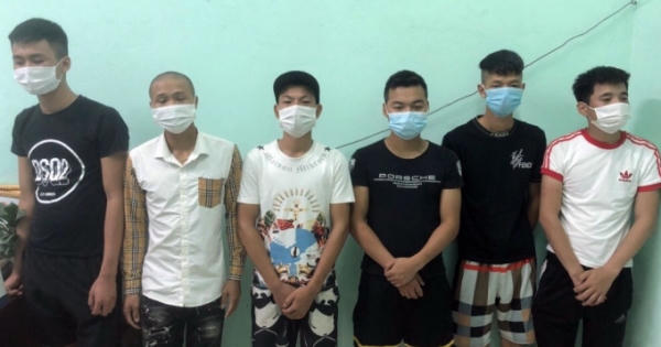 Bắc Giang: Xử phạt 102 triệu đồng nhóm đối tượng tụ tập ăn uống trong khi đang dịch